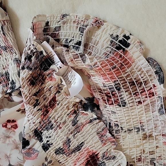 ROSE GARDEN SHEER TOP M - Picture 12 of 13